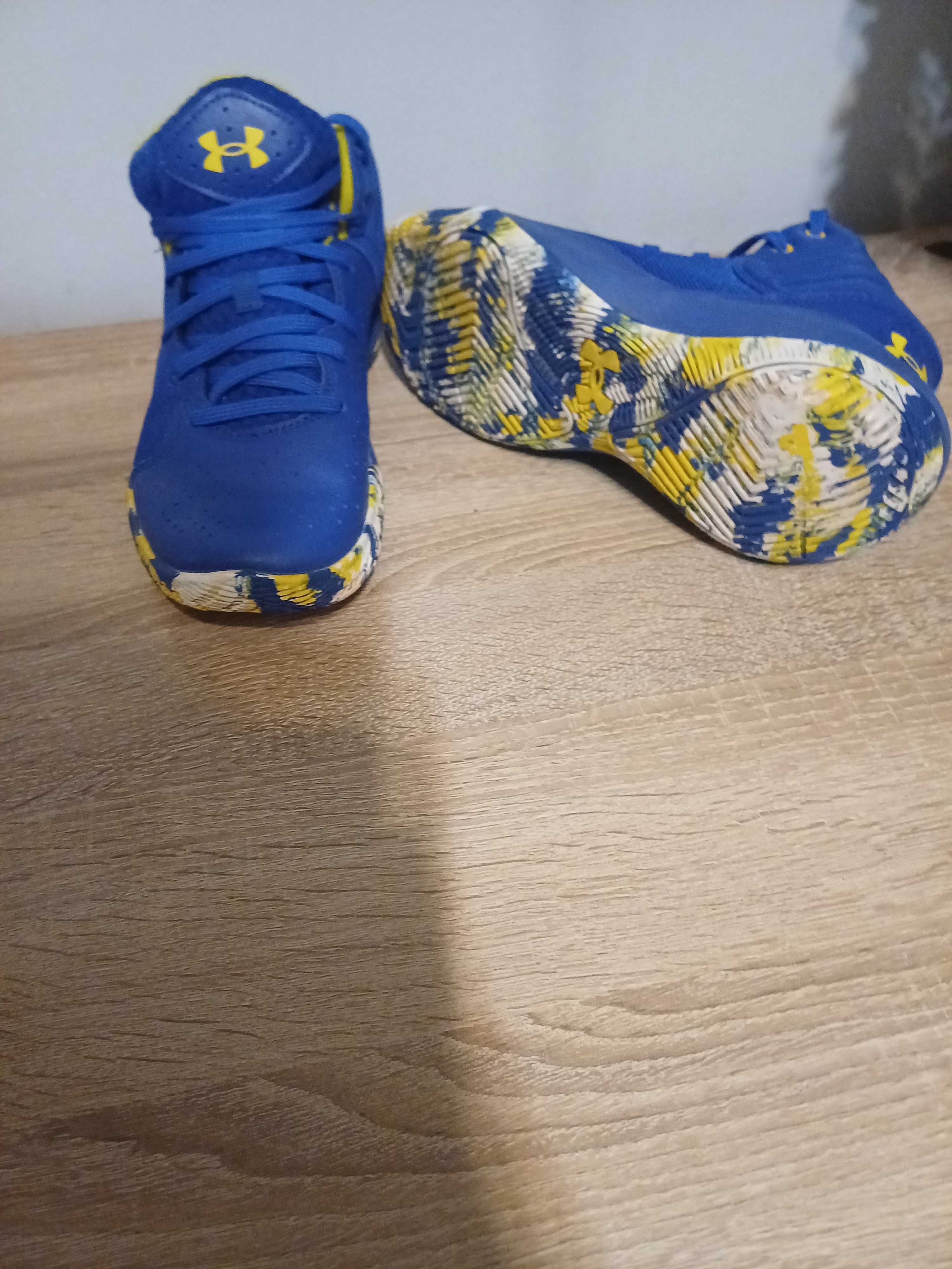 Adidași Under Armour