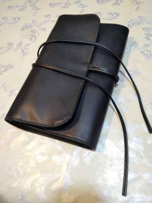 Чехол для косметических кистей.