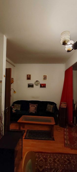 Garsoniera de vânzare