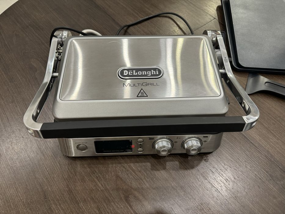 Гриль Delonghi cgh1030d почти новый
