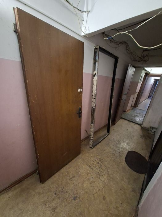 Дверь входной продам