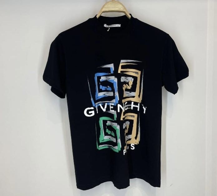 Tricouri Givenchi