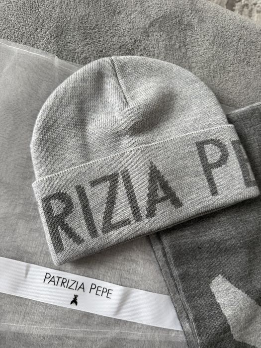 Шал и шапка Patrizia Pepe нови!