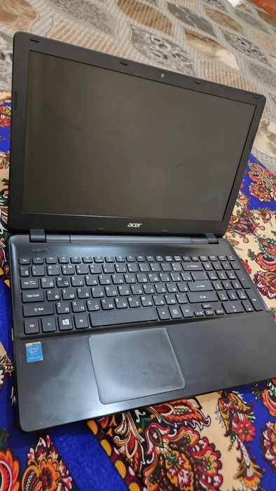 Продаётся ноутбук Acer сотилади