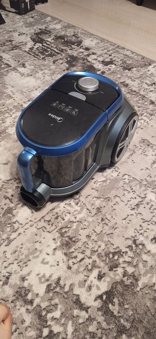 Продам пылесос Midea