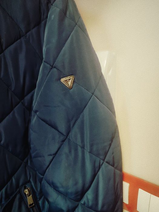 GUESS Яке с G-лого