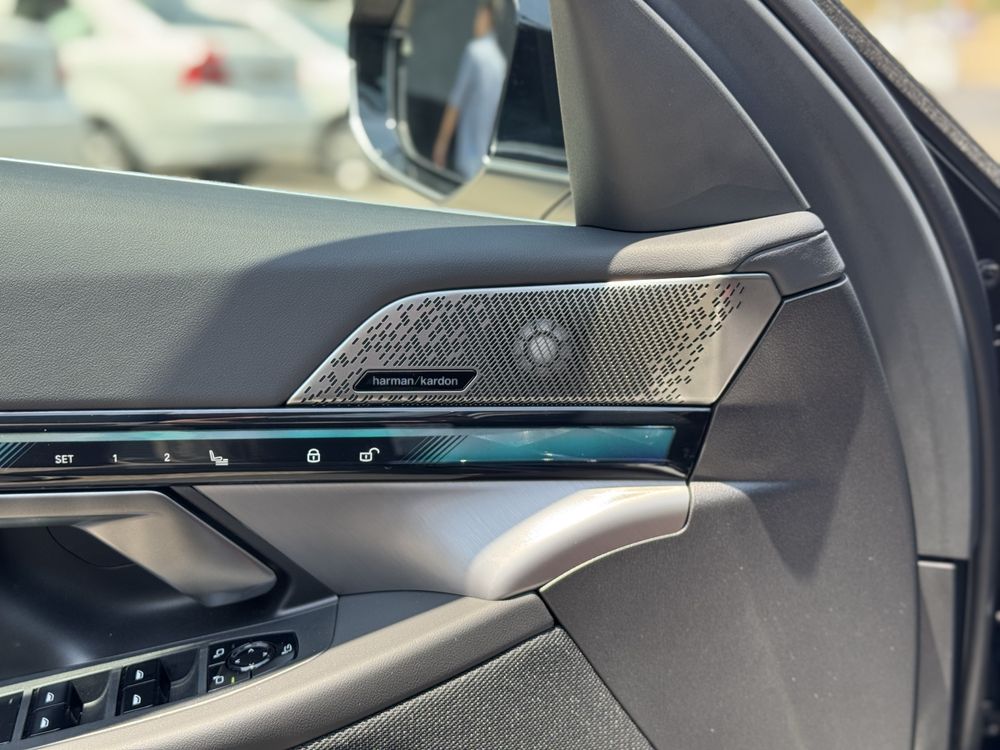 Продается новый BMW i5 40 L eDrive