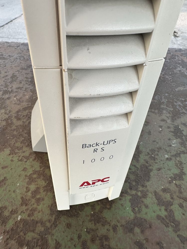 Ups Apc Back-UPS 1000