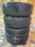 195/65/15. Dunlop. Шипованные. В хорошем состояний.