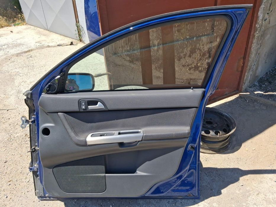 Предна дясна врата за Volvo V50, бензин 2005 г. – оборудвана