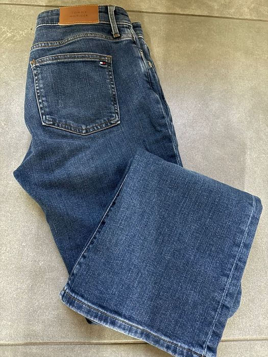 Blugi hilfiger, femei,  mărimea 29/30, preț 110 roni