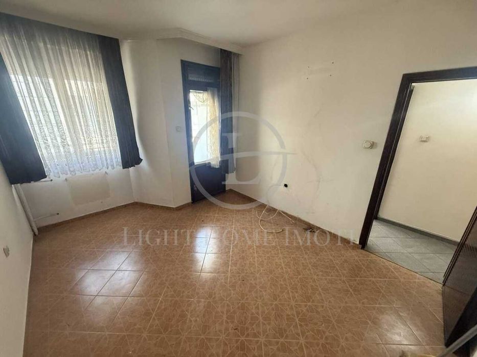 Продава се Тристаен апартамент в Пловдив, Мараша - 96 кв.м за 1875 €/кв.м - Снимка #2