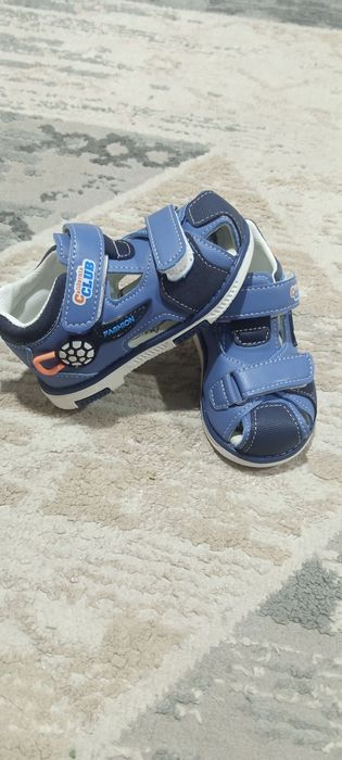 Новые сандали 24 размер