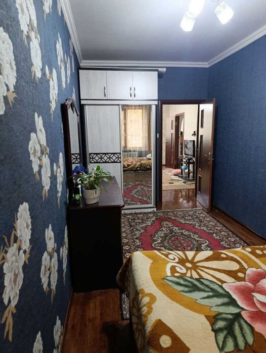 Юнусабад 13кв Продам 2/2/4