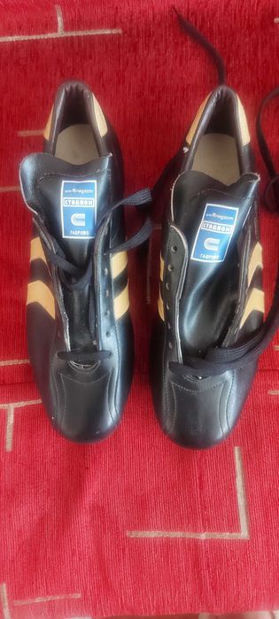 Футболни обувки "Стадион Габрово"