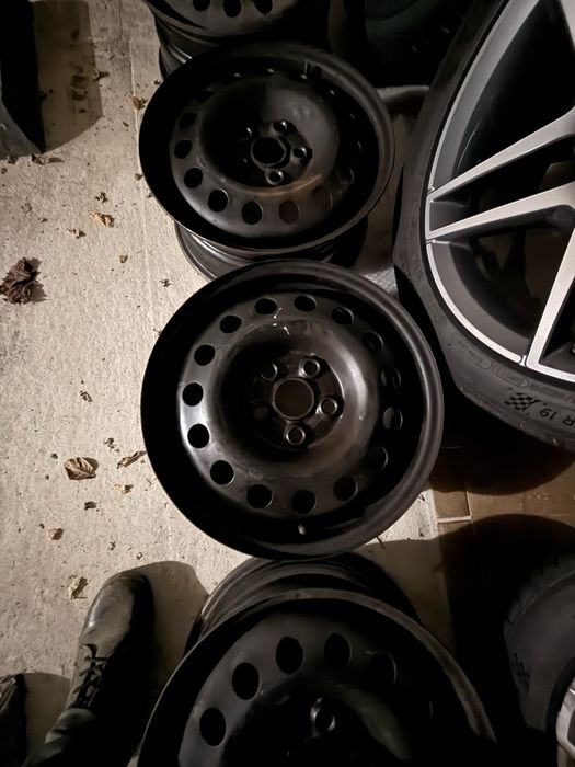 205/55/16 зимни Matador Метални джанти VW 16 5х112 57.1