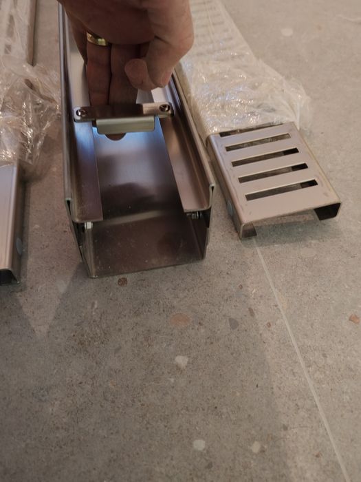 Vând ADZ-R302 și ADZ-R301 capace noi rigola  alcaplast