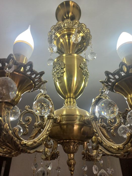 Продам бронзовую люстру