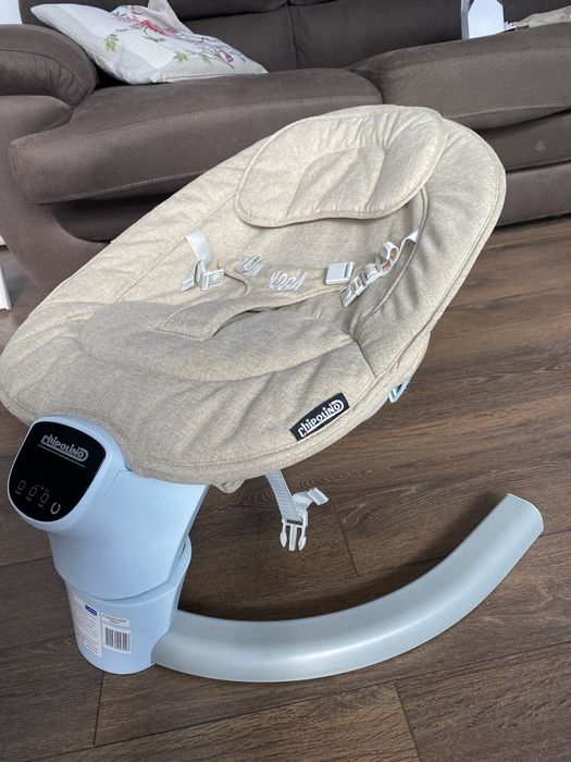 CHIPOLINO Електрическа бебешка люлка - шезлонг ЙОГА ЛАТЕ