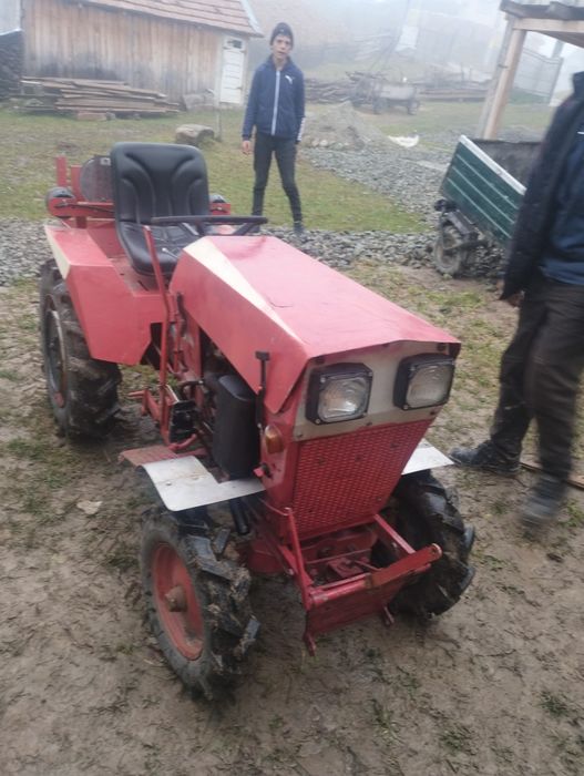 Vând tractor 18 cp