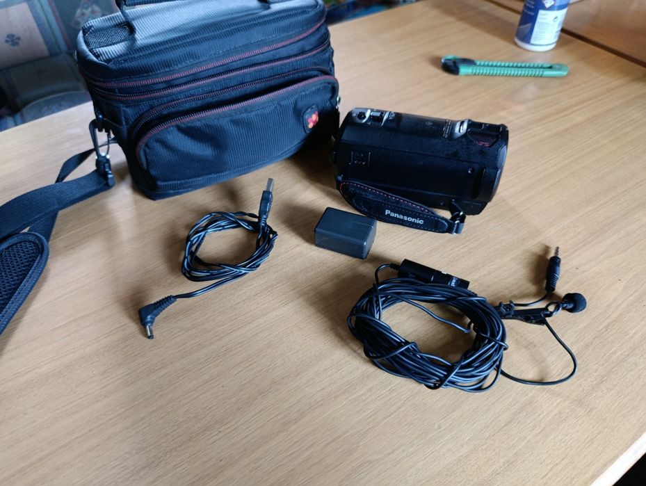 Ocazie !!Vând camera video Panasonic HC-WX970 in stare foarte buna