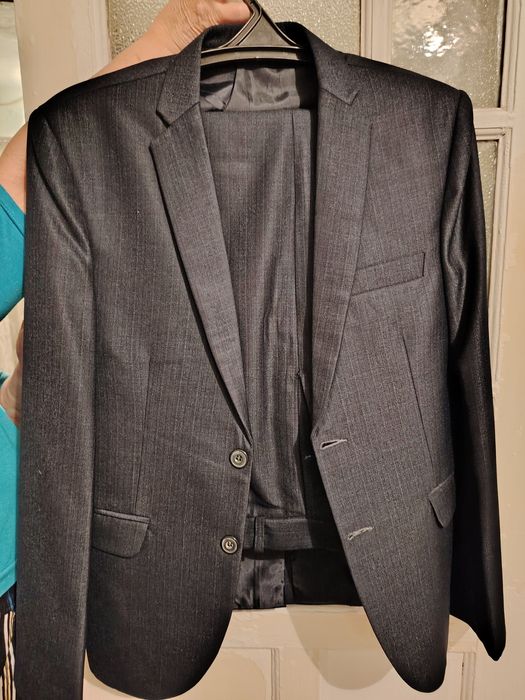 Продам мужской костюм 2024г