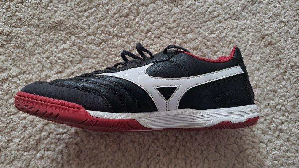Adidasi Mizuno Morelia