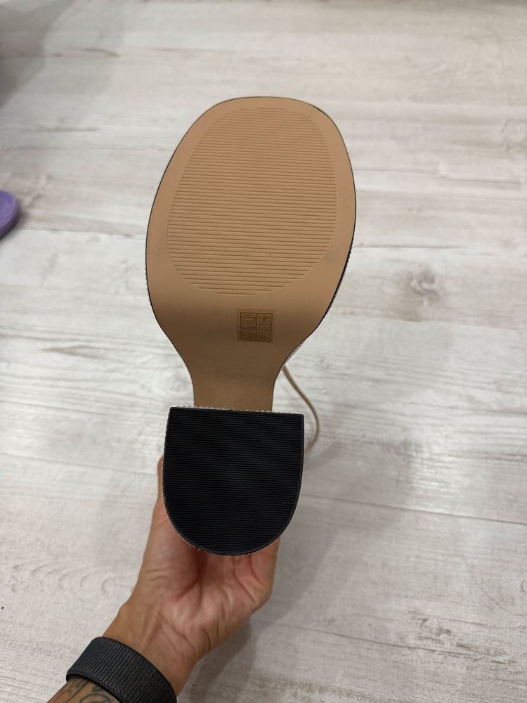 STEVE MADDEN обувки на ток