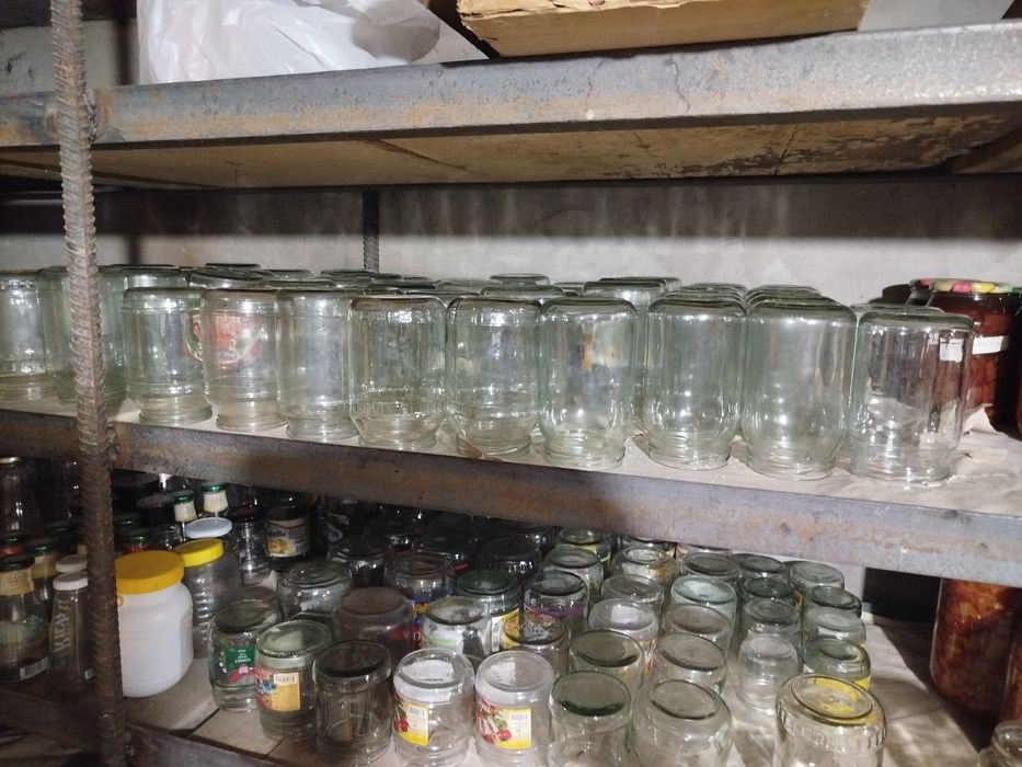 Стеклянные 700 граммовые банки 25 штук