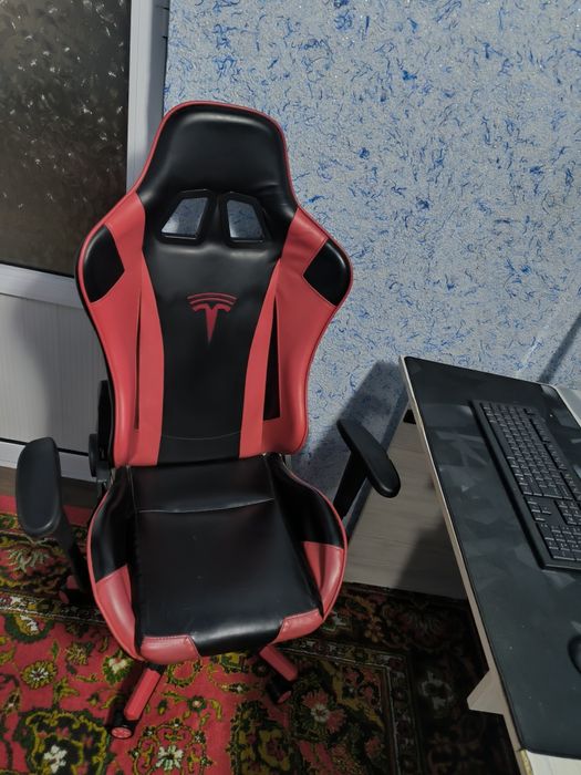 Игровой компьютер с креслом