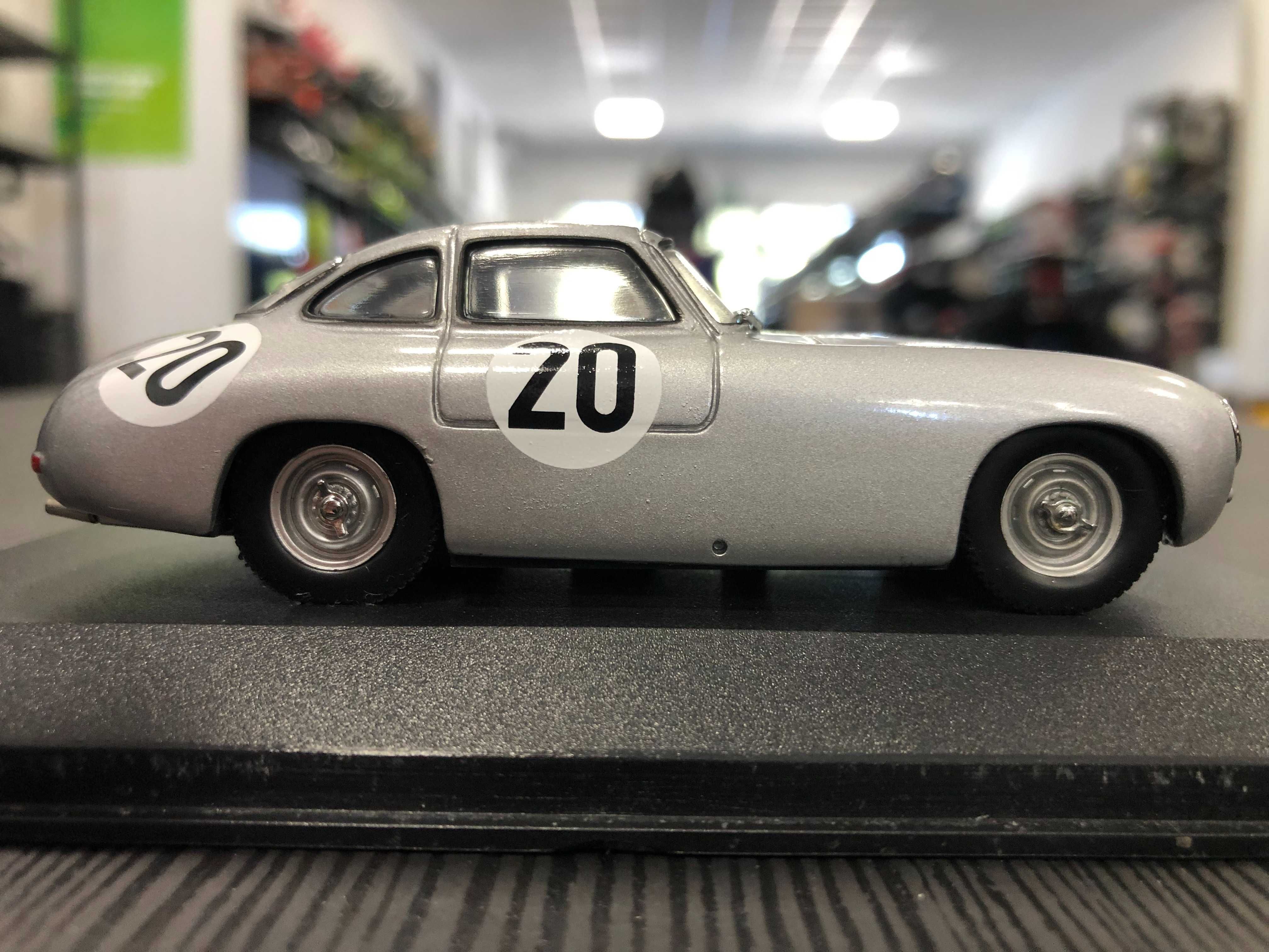 Колекционерски модел метална количкаMODEL MAX MERCEDES 300SL 1:43 нова