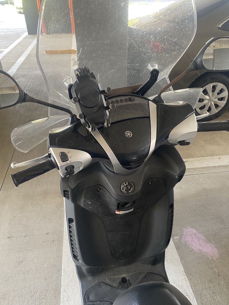 Se vinde scuter de 125cc yamaha xenter