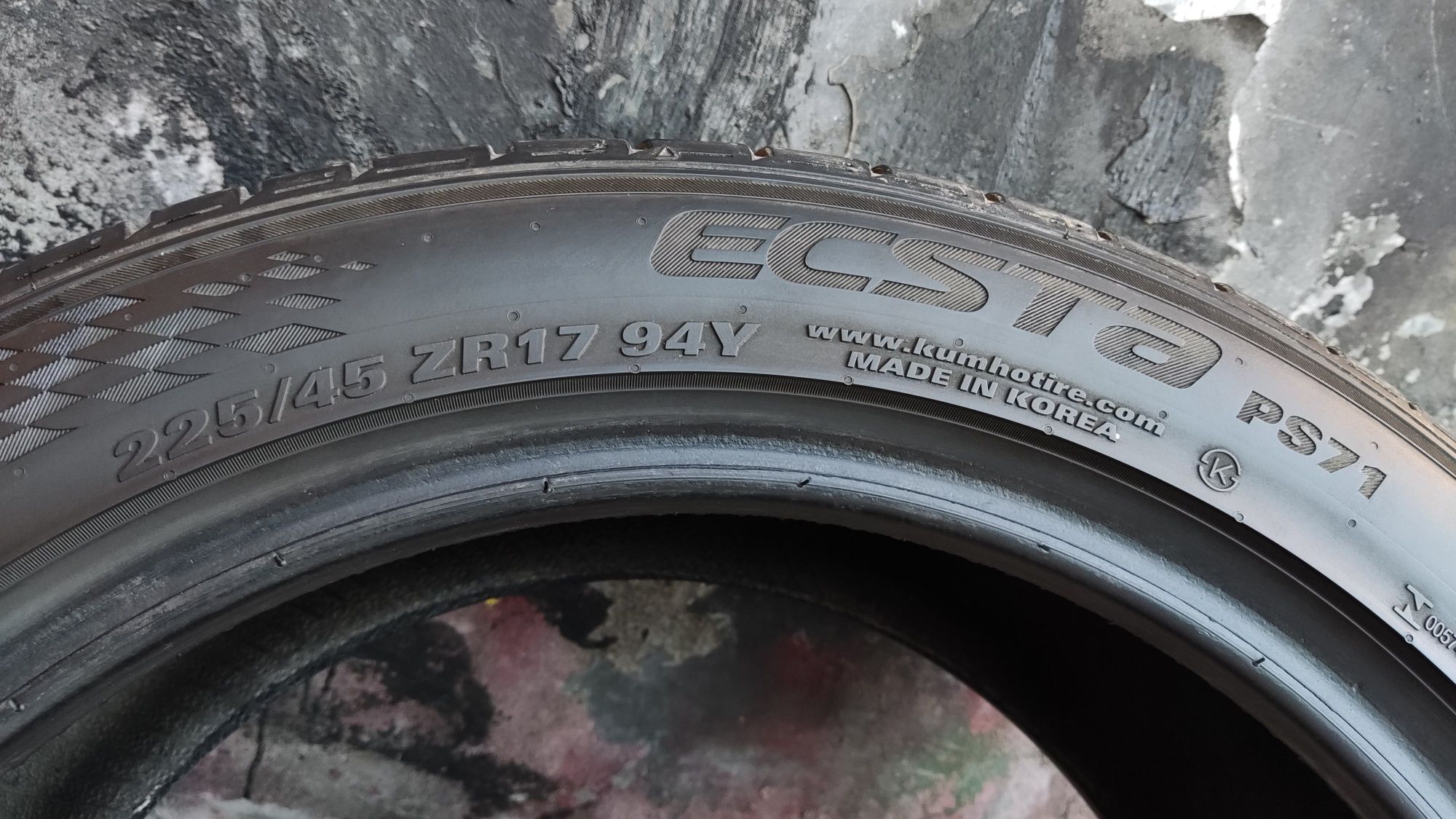 1бр лятна гума 225/45/17 Kumho Ecsta PS71
dot5118
7.5mm грайфер
Отличн