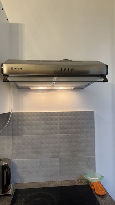 Вытяжка новая BOSCH для кухни