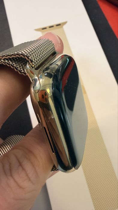 Apple Watch Series 8 45mm Gold Stainless Steel Case SS + Milanese Loop