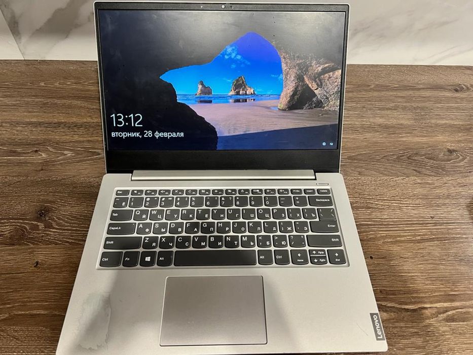 Ноутбук Lenovo 81NB