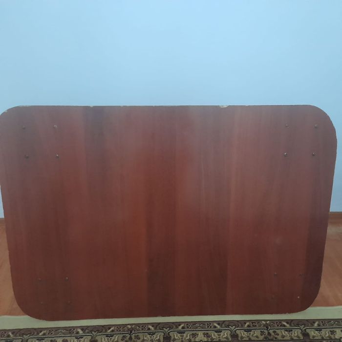 Стол таза ұқыпты пайданылған аяағы темір ,өзім пайдпнылған ұзындығы1,2