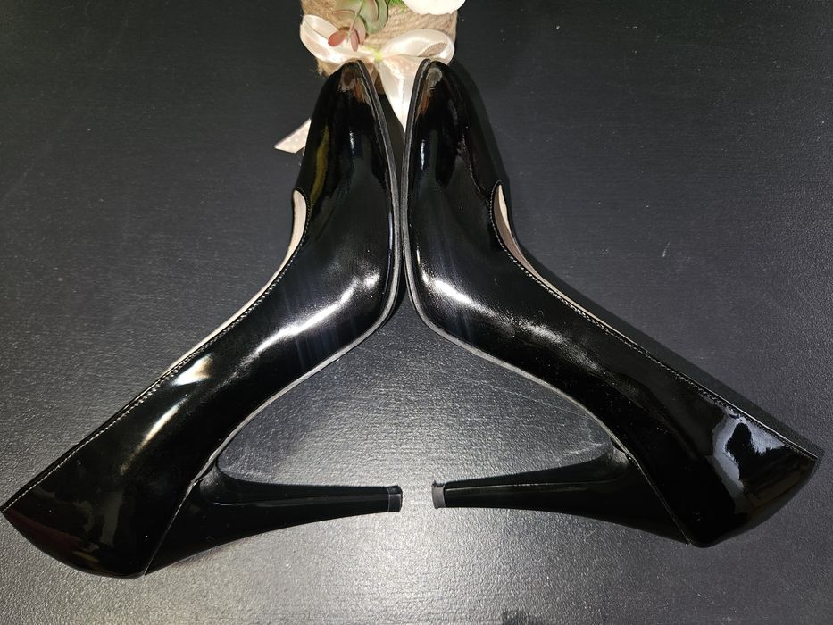 Pantofi femei din piele lăcuită nr 39