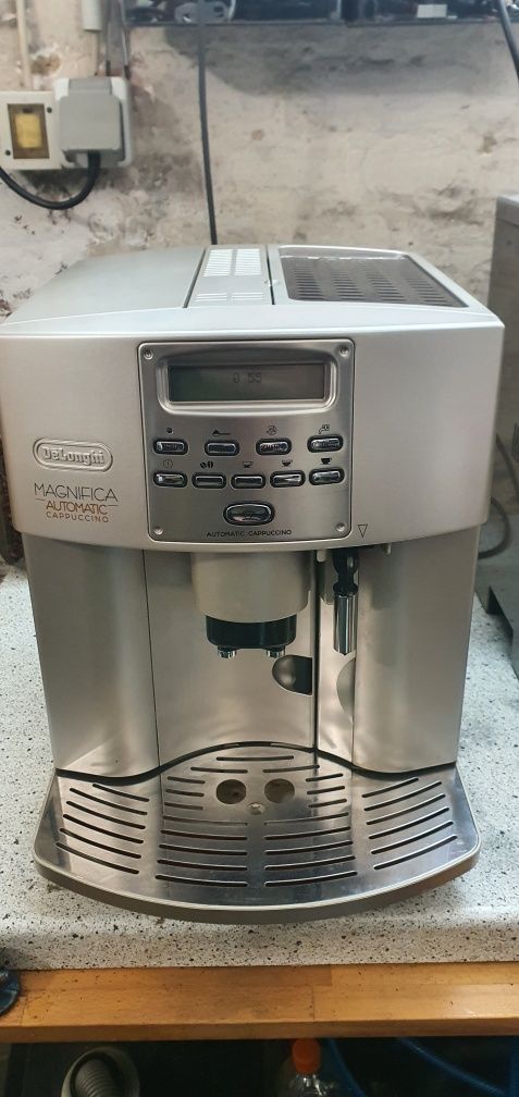 Delonghi Magnifica Cappuccino