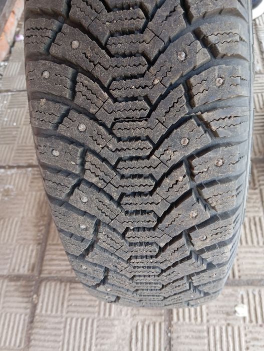 Продается зимние шины 185.65r15 в комплекте 4шт