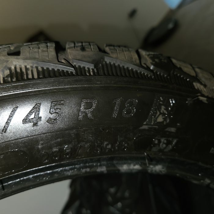 3 броя Michelin Alpin Pilot 5 235/45/18