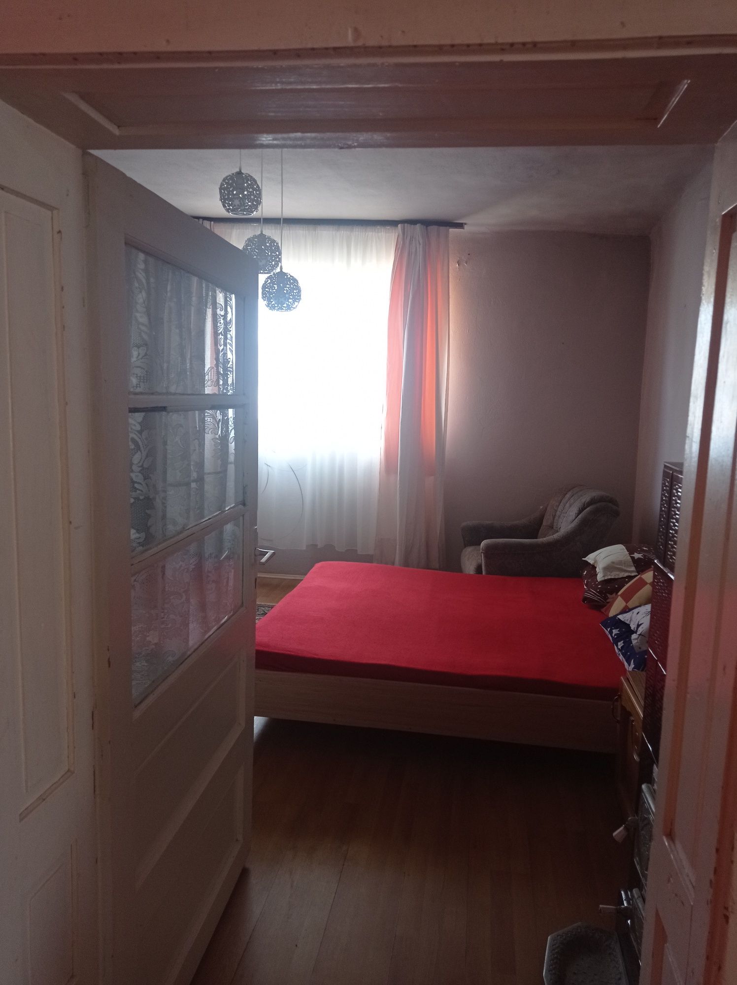 De vânzare casă cu curte