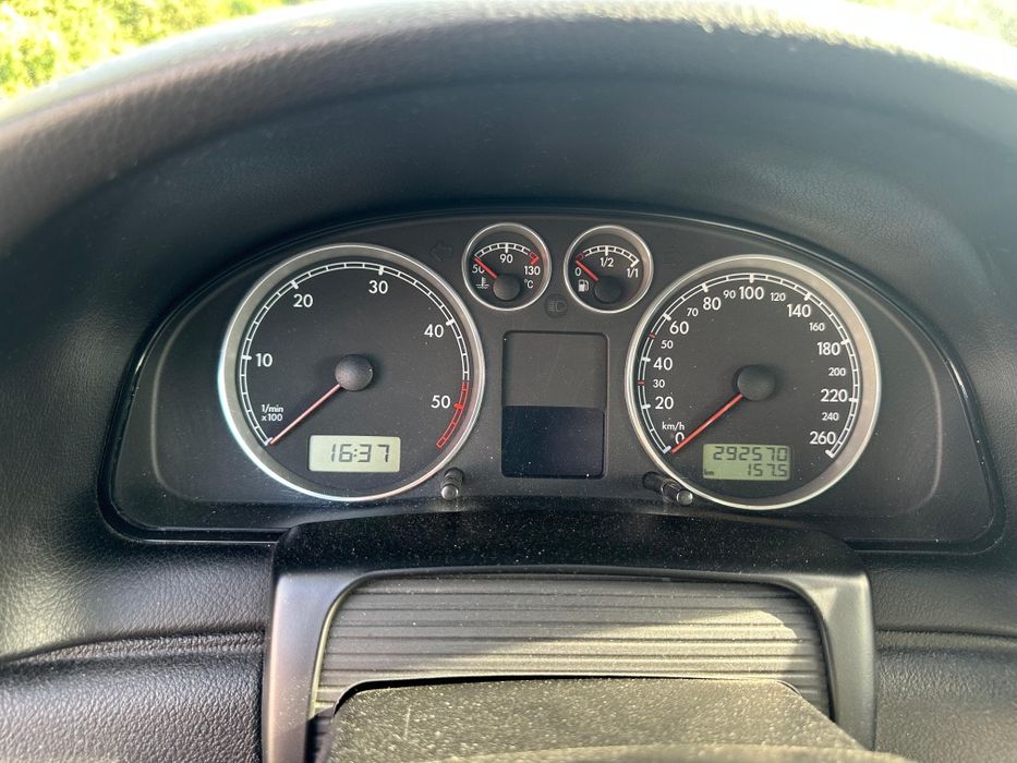 Volkswagen passat b5.5