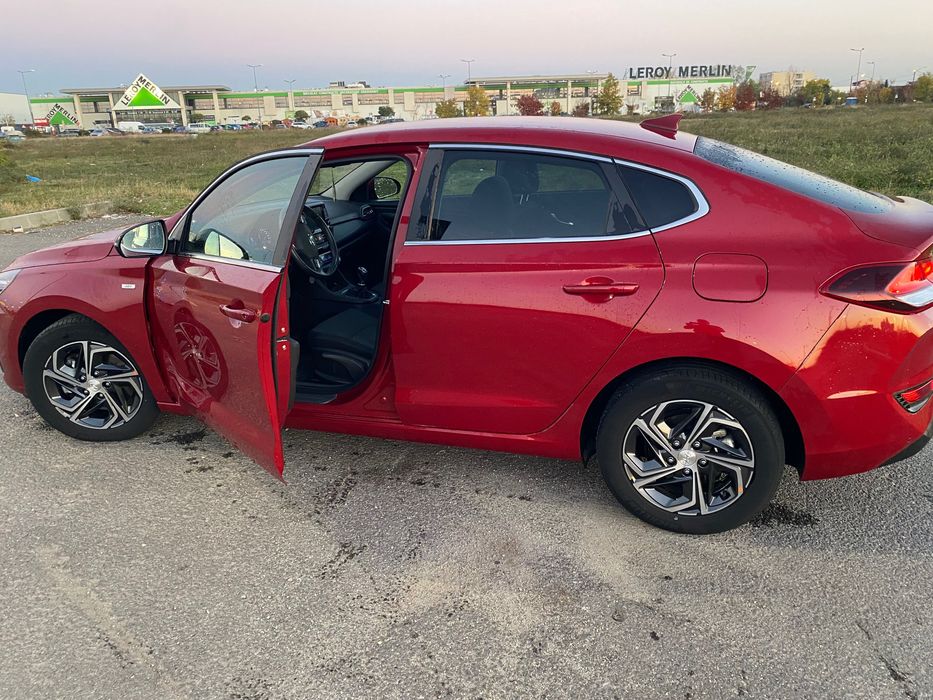 Hyundai I30 Fastback     Benzina+Electric