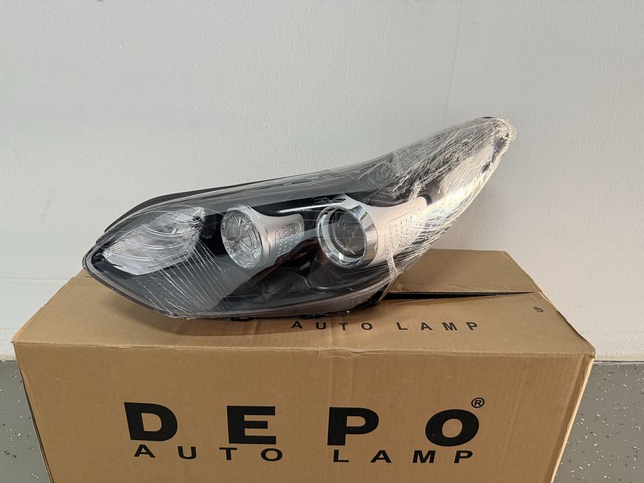 Передный фар Kia Sportage