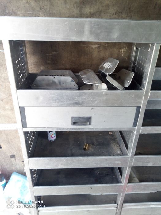 Стелаж за бус или работилница