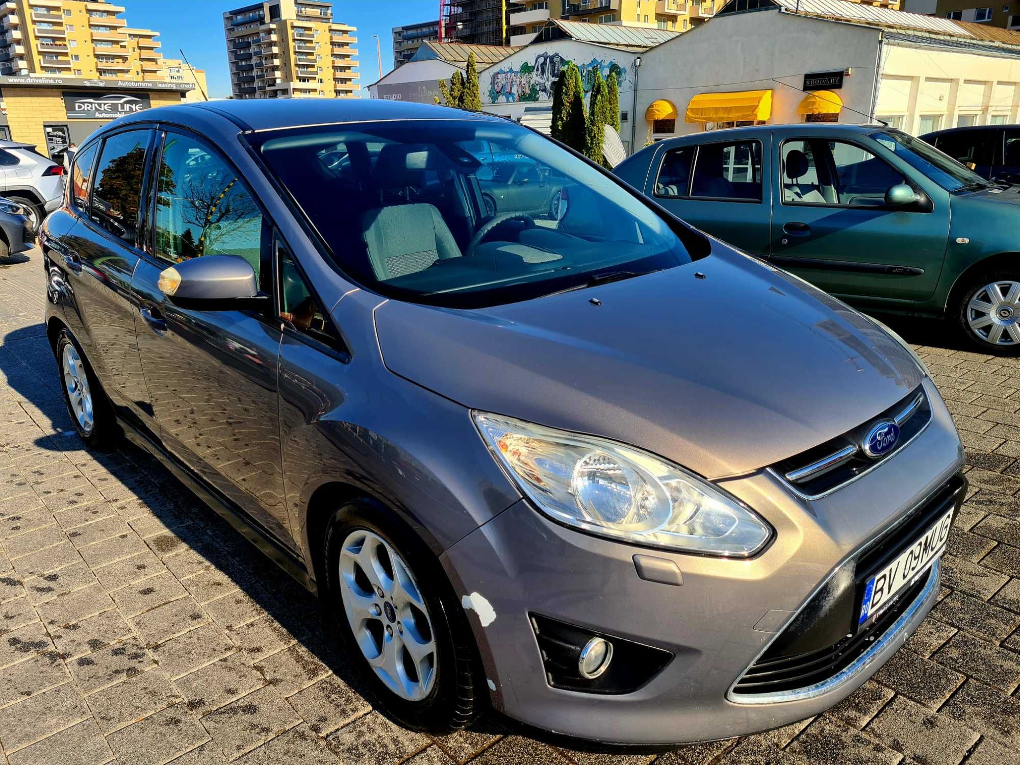 Vand Ford C-Max diesel cu un consum foarte mic