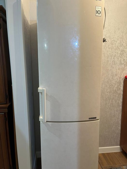 Продам LG холодильник