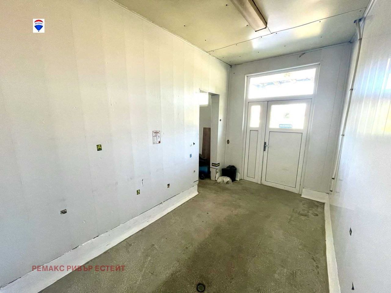 Продава се Промишлена сграда в с. Обретеник, Област Русе - 300 кв.м за 463 €/кв.м - Снимка #3