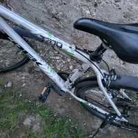 Bicicleta trek 3700 three series